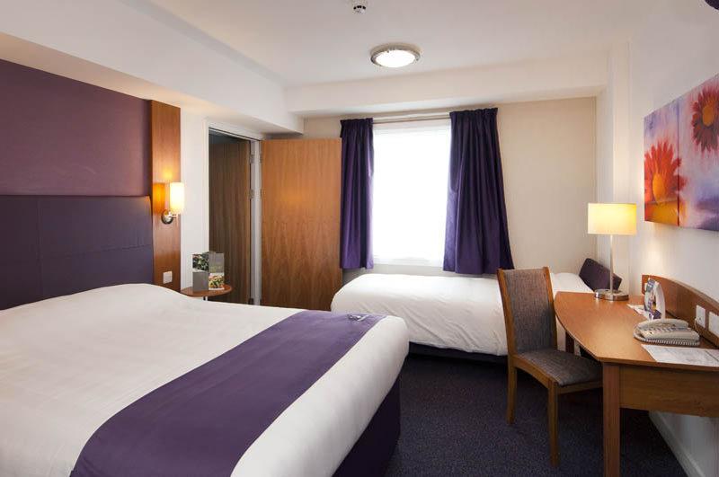 Premier Inn Haydock Park/M6 J23 沃灵顿 外观 照片